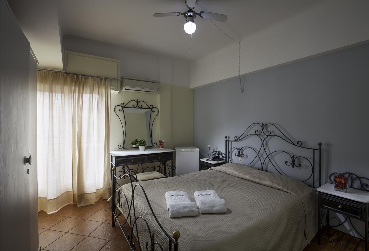 Hotel Artemision à Athènes Extérieur photo